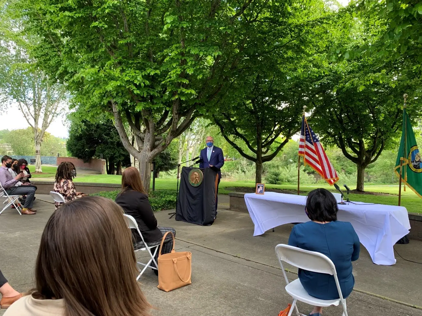 Inslee signs economic justice legislation to help working families